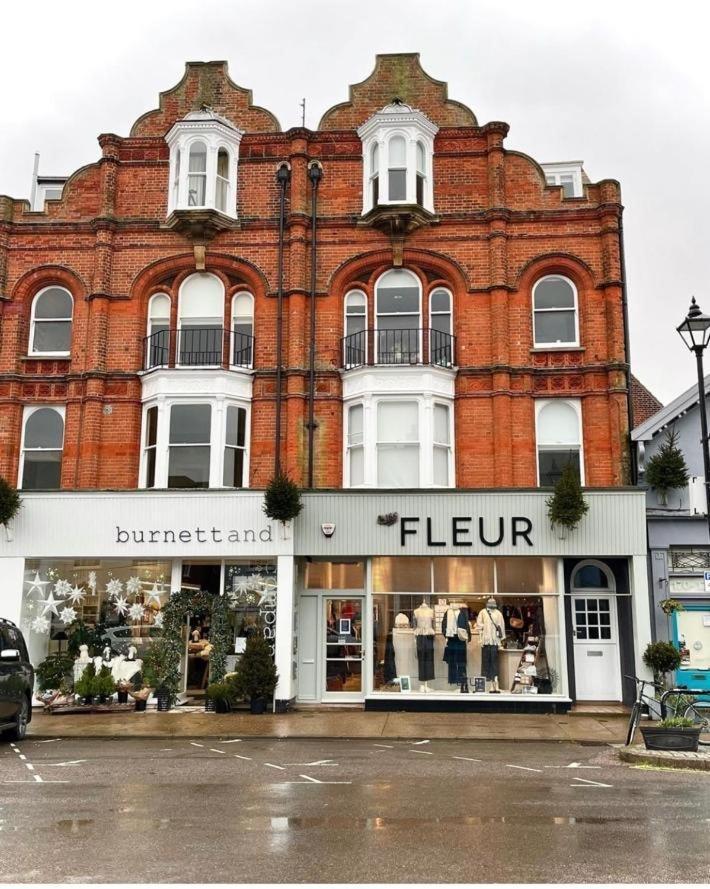 Beautiful Immaculate Aldeburgh Cottage, Sunny Outdoor Space, Free Parking - Easy Walk To Beach & Town Экстерьер фото