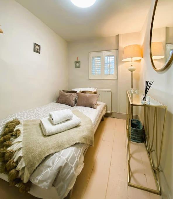 Beautiful Immaculate Aldeburgh Cottage, Sunny Outdoor Space, Free Parking - Easy Walk To Beach & Town Экстерьер фото